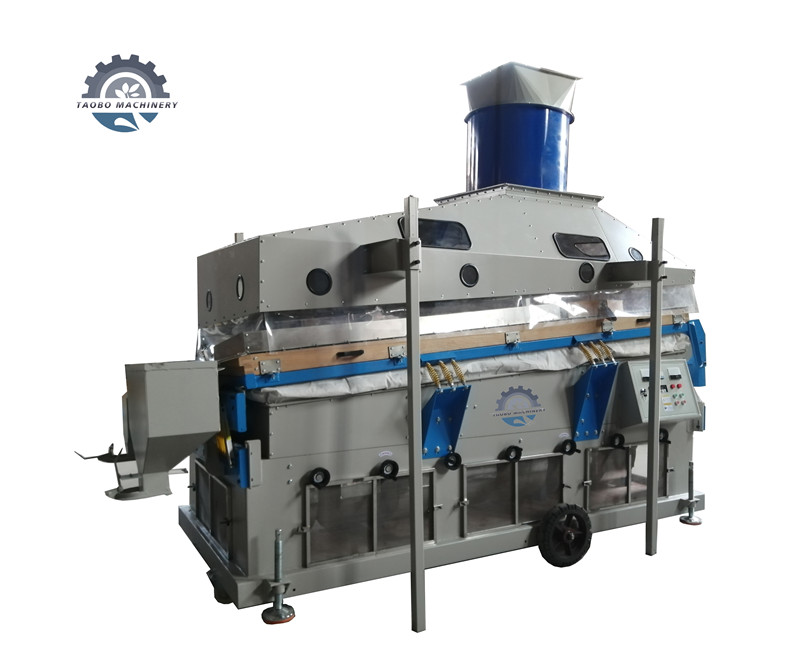 Gravity separator with dust collector